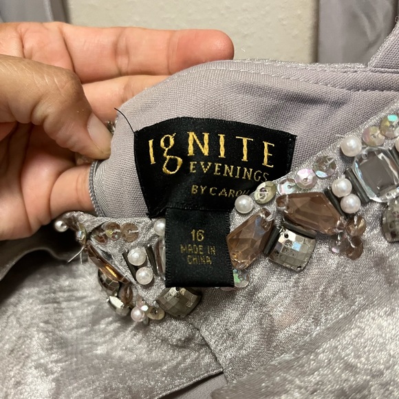 Gorgeous Formal Dress - Picture 4 of 5